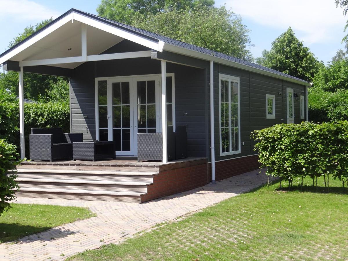 Recreatiepark Jachthaven De Veerstal Lathum - Luxe Chalet Exteriér fotografie