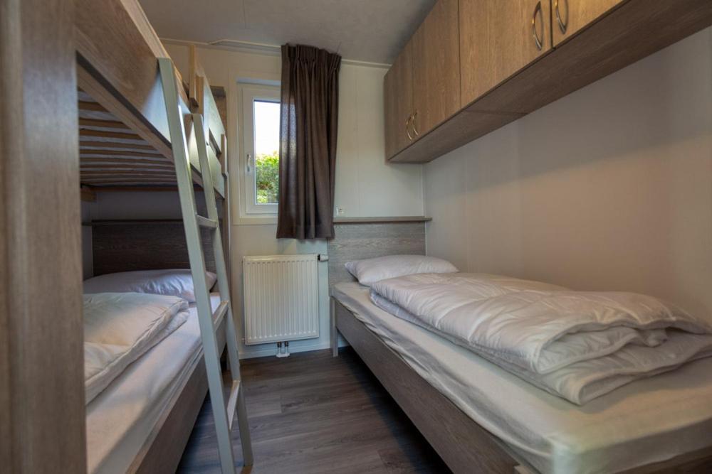 Recreatiepark Jachthaven De Veerstal Lathum - Luxe Chalet Exteriér fotografie