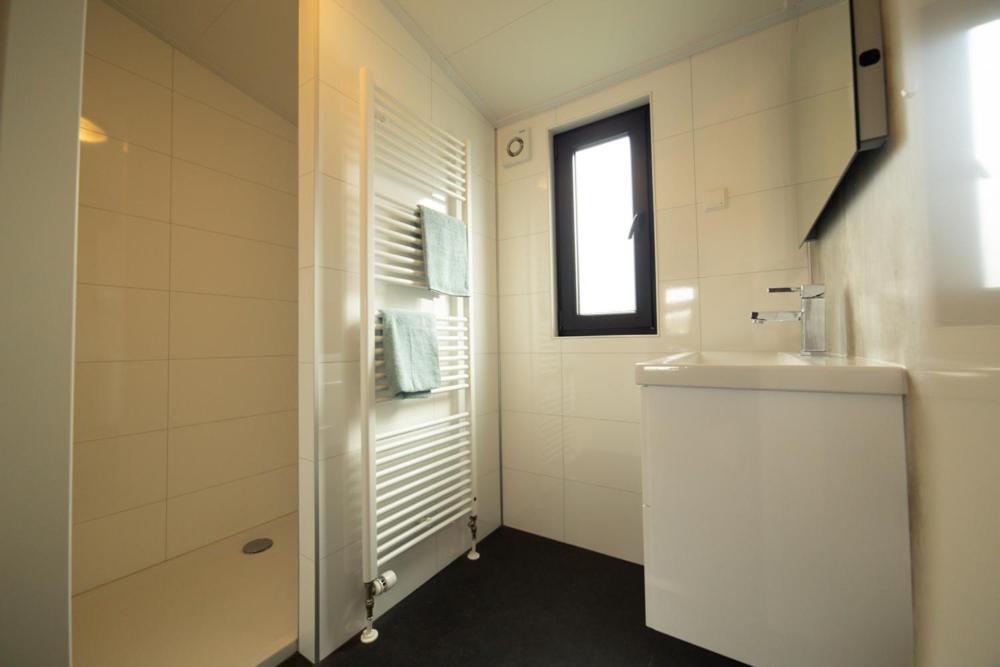 Recreatiepark Jachthaven De Veerstal Lathum - Luxe Chalet Exteriér fotografie