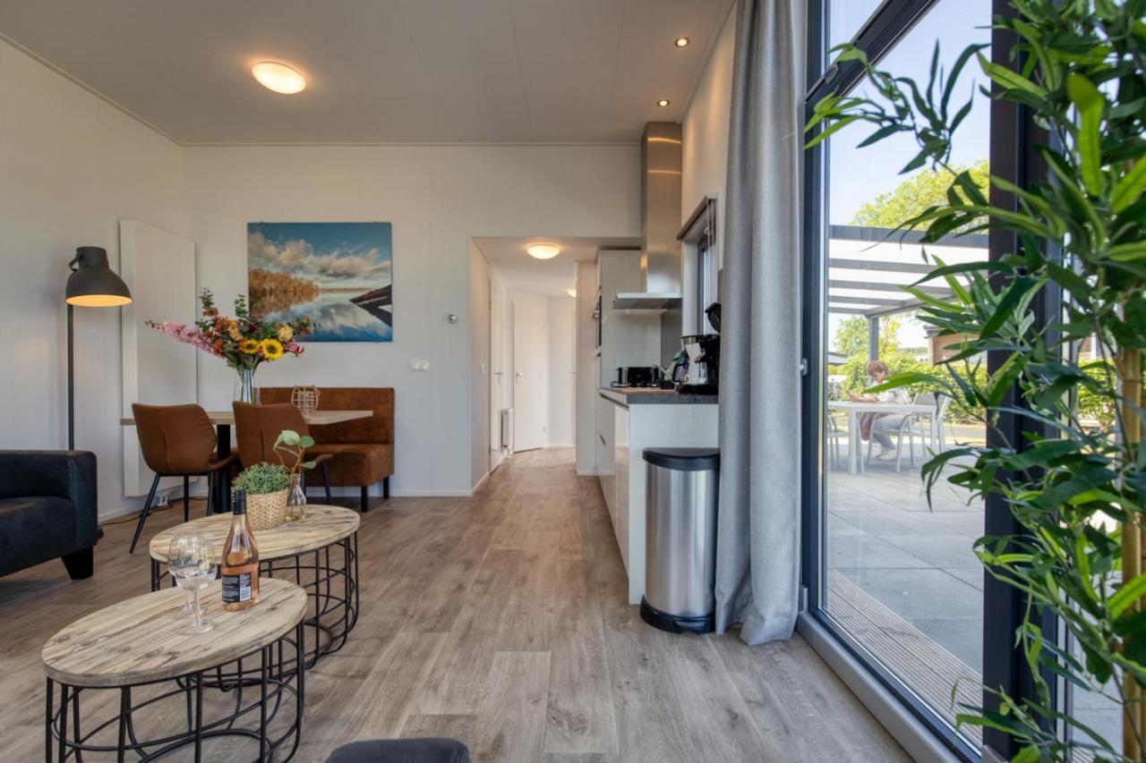 Recreatiepark Jachthaven De Veerstal Lathum - Luxe Chalet Exteriér fotografie
