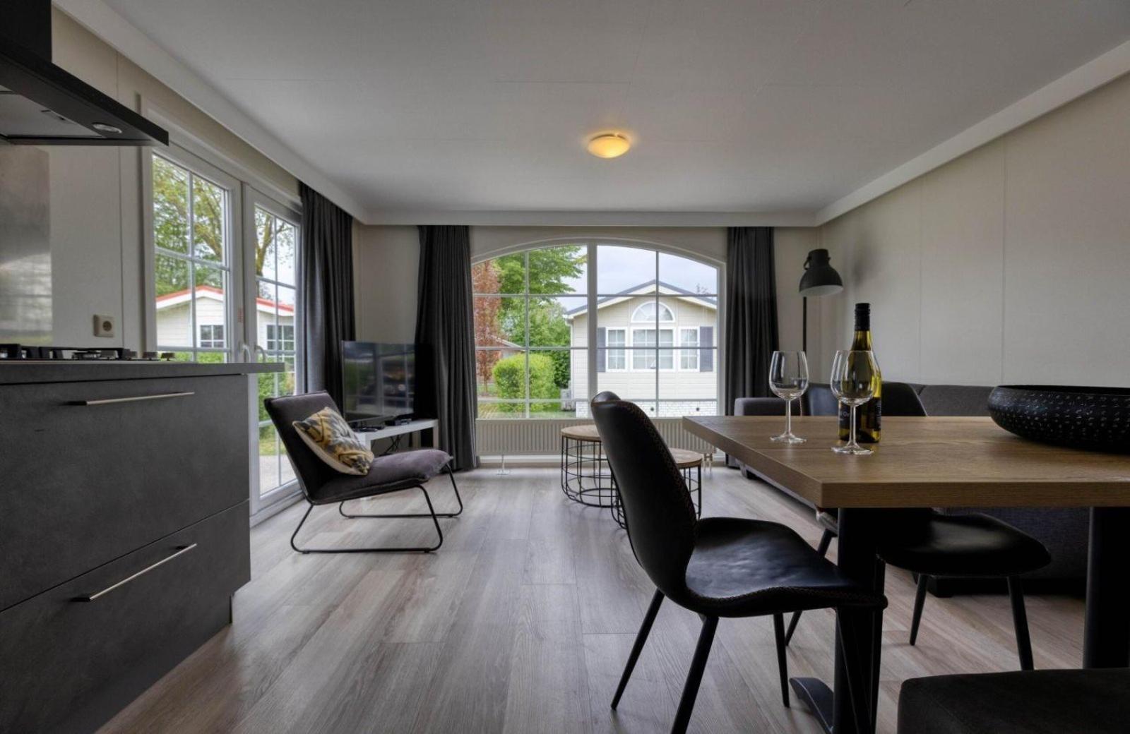 Recreatiepark Jachthaven De Veerstal Lathum - Luxe Chalet Exteriér fotografie